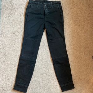 Closed mid rise jeans